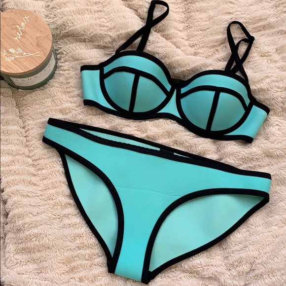 TRIANGL Milly Santa Rosa Splash Bikini Top - Picture 1 of 7